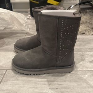 New UGG classic short studded  boots grey size 6